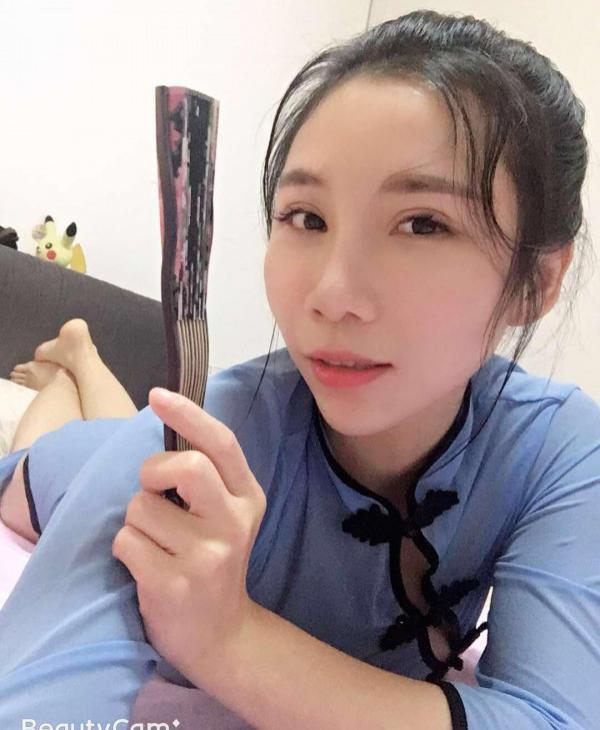 旗袍少妇小蜜蜂