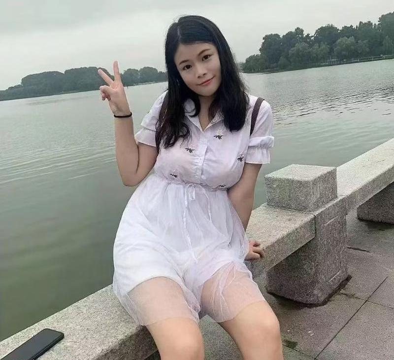 雨花大胸美女